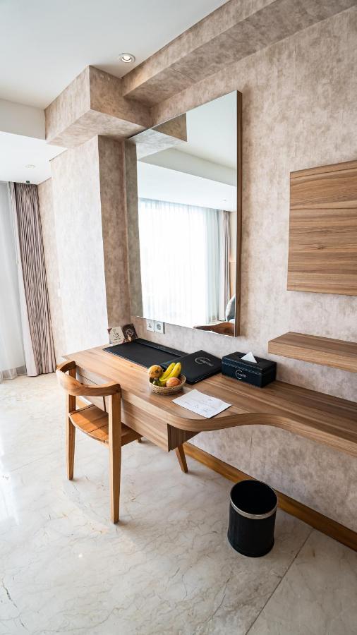 เดอะ แคปิตัล โฮเต็ล แอนด์ รีสอร์ต ซมินญะก์ Hotel เซมินยัค ภายนอก รูปภาพ