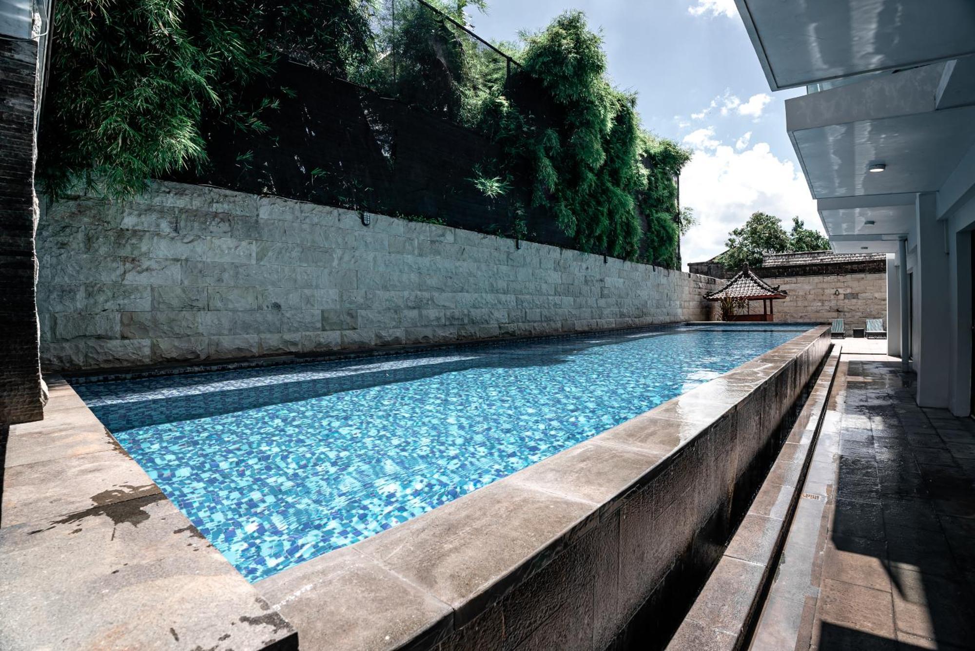 เดอะ แคปิตัล โฮเต็ล แอนด์ รีสอร์ต ซมินญะก์ Hotel เซมินยัค ภายนอก รูปภาพ