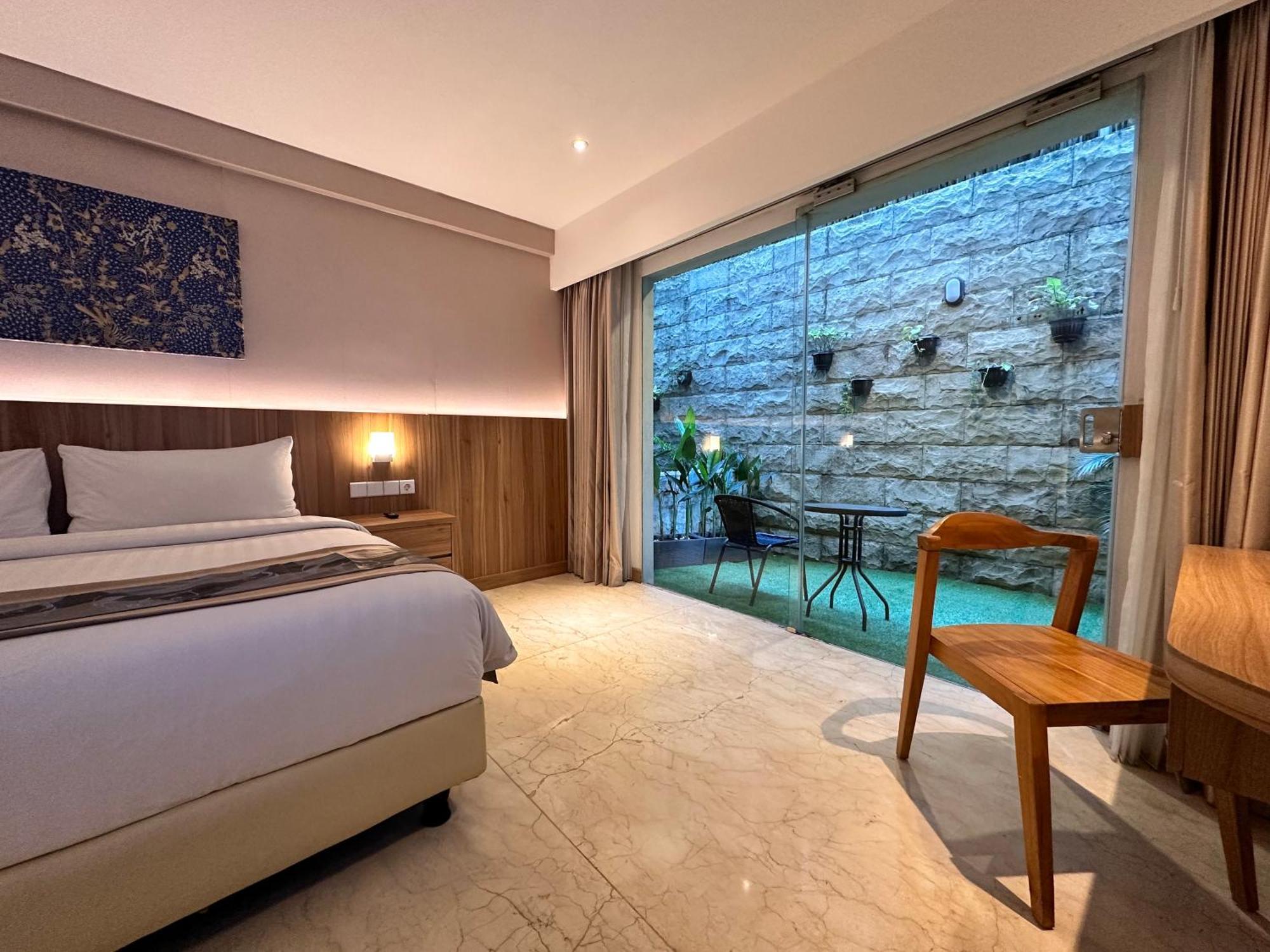 เดอะ แคปิตัล โฮเต็ล แอนด์ รีสอร์ต ซมินญะก์ Hotel เซมินยัค ภายนอก รูปภาพ