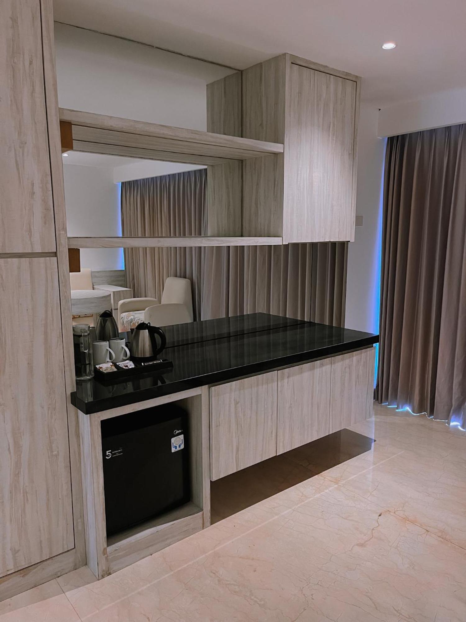 เดอะ แคปิตัล โฮเต็ล แอนด์ รีสอร์ต ซมินญะก์ Hotel เซมินยัค ภายนอก รูปภาพ
